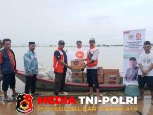 Bantuan PKS untuk Korban Banjir di Berbagai Kecamatan, Warga Luapkan Rasa Terima Kasih kepada Dewan Haji Jalal Abdul Nasir dan Tokoh Lainnya   