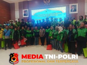 Kapolres Metro Bekasi Gelar Buka Puasa Bersama Ojol Kabupaten Bekasi, Jalin Sinergitas Kamtibmas kabupaten Bekasi
