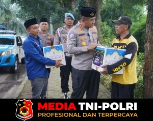 Ramadan Berbagi, Polresta Tangerang dan Insan Pers Bagikan Takjil hingga Sembako untuk Petugas Kebersihan