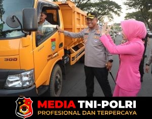 Kapolresta Tangerang & Bhayangkari Sambangi Pospam Mudik, Bagikan Parsel hingga Takjil