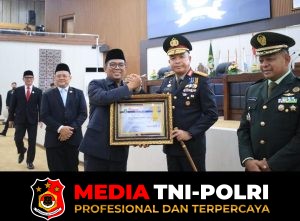 Sukses Amankan Mudik Lebaran 2026, Kapolda Banten Terima Penghargaan dari Gubernur
