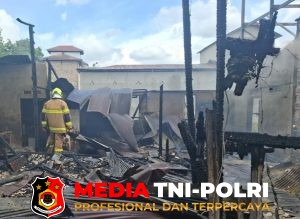 Rumah Semi Permanen di Ketapang Terbakar, Damkarmat Kotim Bergerak Cepat Lokalisir Api