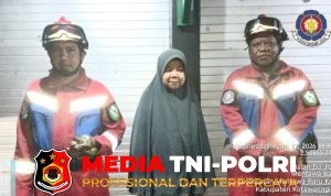 Damkar Kotim Evakuasi Ular Sanca dari Kamar Mandi Warga di Mentawa Baru Hulu