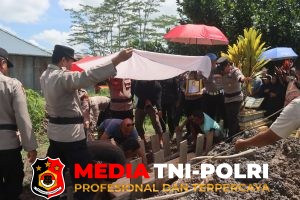 Polres Kotim Gelar Upacara Pemakaman Aiptu Suyanto, Beri Penghormatan Terakhir