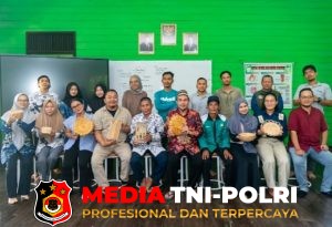 Ekskul Kerajinan Rotan Jadi Alternatif Mata Pencaharian Anak Eks Logger di SMAS PGRI 2 Sampit