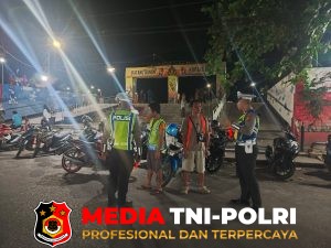 Satpolairud Polres Kotim Susuri Dermaga hingga Pasar PPM,  Gencarkan Patroli Rawan Malam Cegah Kejahatan dan Premanisme