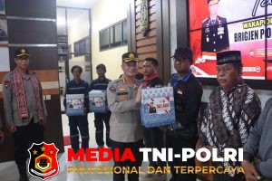 Pererat Silaturahmi, Waka Polda kalteng dan Kapolres Kotim Salurkan Tali Asih
