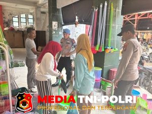 Polsek Seruyan Hilir Gelar Patroli dan Pengamanan di Pasar Saik Kuala Pembuang