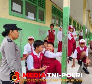Ajak Siswa Jauhi Bullying dan Narkoba, Sat Binmas Polres Seruyan Berikan Edukasi Lewat Serma Sekar