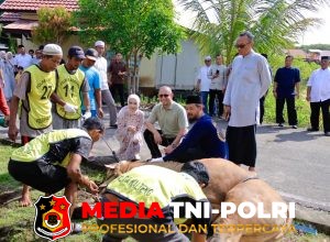 Polres Seruyan Serahkan Hewan Kurban untuk Masyarakat