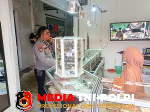 Jaga Kamtibmas Akhir Pekan, Polsek Seruyan Hilir Patroli Pasar Saik