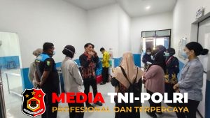 Jamin Makanan Bergizi Aman, Sidokes Polres Kotim Gandeng Dinkes Cek Bahan Baku MBG di SPPG Polri Kotim 01