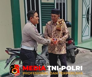 Satlantas Polres Kotim Berbagi kepada Jama'ah Mesjid Jami Assalam Sampit