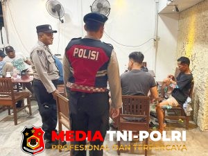 Pamapta III Polres Seruyan Gelar Patroli Dialogis di Cafe Beranda, Imbau Warga Waspada DBD dan Gangguan Kamtibmas