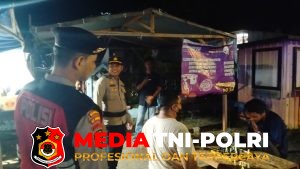 Sambangi Warga Jaga Kamtibmas, Pamapta I Polres Seruyan Gelar Patroli Dialogis Malam Hari