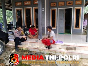 Bhabinkamtibmas Polres Seruyan Sambang Warga Desa Tumbang Manjul, Perkuat Sinergi Polri dan Masyarakat