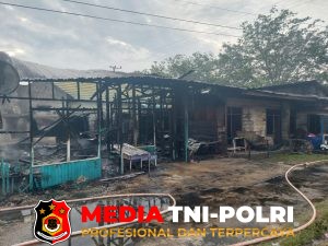 Sijago Merah Habiskan 3 Unit Bangunan Rumah di Jalan H. Imbran RT. 05 RW.02 Sampit