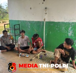 Ingatkan Bahaya Narkoba dan Kenakalan Remaja, Bhabinkamtibmas Panca Jaya Sambang Remaja