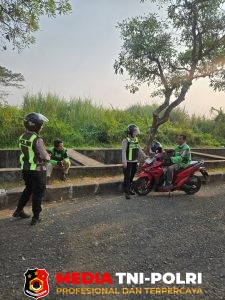 Srikandi Polwan Menyapa Warga, Patroli Dialogis Hadirkan Rasa Aman di Ruang Publik Bekasi