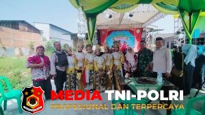 Jaga Jakarta Jaga Bekasi, Bhabinkamtibmas Karangsambung Hadiri Pelepasan Siswa Kelas 6 MI Mufidatul Amin