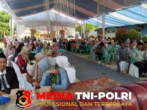 Jaga Jakarta Jaga Bekasi, Bhabinkamtibmas Sukamekar Hadiri Haflah Akhirussanah MTs Attaqwa 14