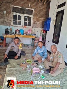Jaga Jakarta Jaga Bekasi, Bhabinkamtibmas Cabangbungin Ajak Warga Setialaksana Perkuat Kerukunan Lingkungan