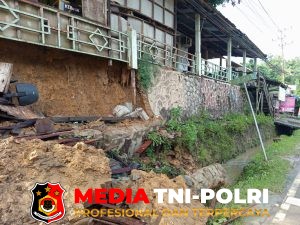 31 Tahun Aman, Turap Rumah Mbah Lakun di Lempake Longsor Setelah Muncul Marka Jalan