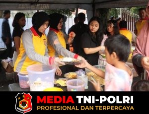 Jum'at Berkah, Polres Lebak Rutin Berbagi Makanan Gratis kepada Masyarakat