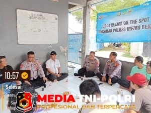 Jaga Jakarta Jaga Bekasi, Kapolsek Setu Ajak Warga Burangkeng Perkuat Ronda dan Cegah Gangguan Kamtibmas
