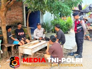 Cegah Kenakalan Remaja Lewat Program Binredawan, Pamapta Polres Seruyan Sapa Remaja di Kampung Kumai