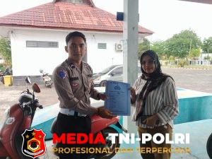 Satlantas Polres Seruyan Berikan Layanan di Samsat Kuala Pembuang