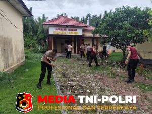 Personel Sat Samapta Polres Seruyan Laksanakan Gerakan Polri Asri di Lingkungan Mapolres