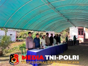 Polsek Danau Sembuluh Hadiri RAT Koperasi Desa Lanpasa Tutup Buku 2025
