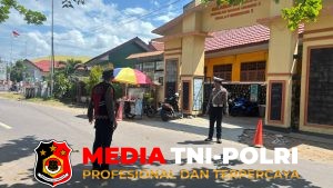 Siaga Jam Pulang Sekolah, Pamapta I Polres Seruyan Atur Lalin di SDN 1 Kuala Pembuang