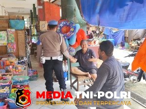 Jaga Keamanan dan Ketertiban, Polsek Seruyan Hilir Gelar Patroli di Pasar Saik
