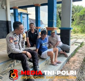 Bhabinkamtibmas Polres Seruyan Sambangi Warga Desa Gantung Pengayuh