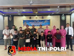 Dalam Rangka HUT Bhayangkara Ke 80 Polsek Kota Besi Adakan Kegiatan Sunatan Massal