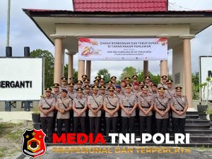 Sambut Hari Bhayangkara Ke-80, Kompi 3 Batalyon B Pelopor Ikuti Ziarah di TMP Indra Pura Pangkalan Bun