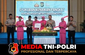 Momen Haru di Polres Metro Tangerang Kota, 100 Personel Resmi Naik Pangkat