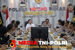 Dedikasi Melayani Masyarakat, Polres Metro Bekasi Raih Presisi Award dari LEMKAPI