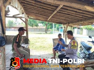Bhabinkamtibmas Polsek Serang Baru Laksanakan DDS/Sambang Tokoh Masyarakat Desa Nagasari untuk Jaga Kondusifitas Kamtibmas