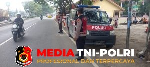 Pengaturan Lalu Lintas di SDN 1 Mareleng, Polisi Bantu Kelancaran Aktivitas Pelajar