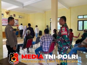 Polsek Cikarang Timur Amankan Pendaftaran Bakal Calon Kepala Desa Cipayung