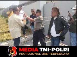 Sekelompok Warga Tutup Gerbang PT NSI di Kawasan MM2100 Diduga Meminta Paksa Pengelolaan Limbah