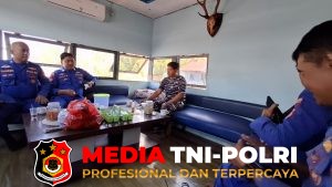 SAR CREW/ABK TUG BOAT KAPUAS BAHARI V YANG TERJATUH DI MUARA LAUT UJUNG PANDARAN