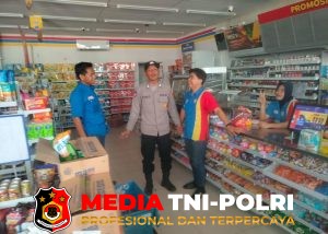 Jaga Sitkamtibmas Tetap Kondusif, Patroli Dialogis Polsek Hanau Sambang Indomart Pembuang Hulu