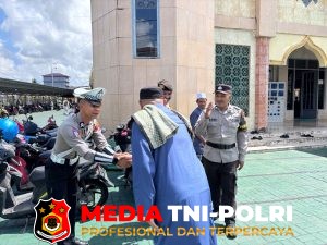 Pamapta dan Piket Fungsi Polres Seruyan Laksanakan Pengamanan Sholat Jum'at