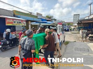 SAT LANTAS POLRES KOTIM BERIKAN PELAYANAN SAUDARA PADUKA ALM LASMINI