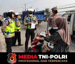 Si Caka Turun ke Jalan, Satlantas Polresta Tangerang Edukasi Pengendara di Titik Rawan Kecelakaan