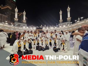 60 Jamaah Umroh PT Arza Jaya Wisata Tiba di Tanah Suci dengan Selamat